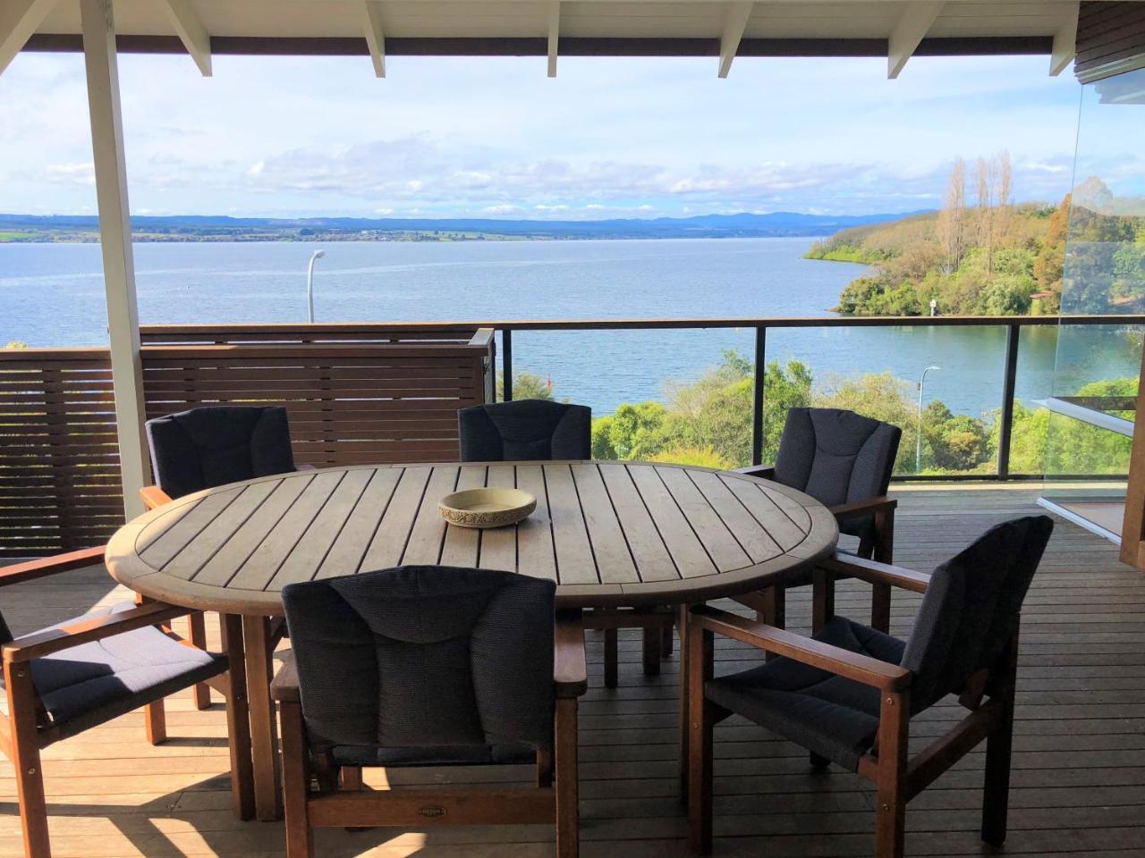 Acacia Haven - Beautiful Lake Views Taupo Luaran gambar