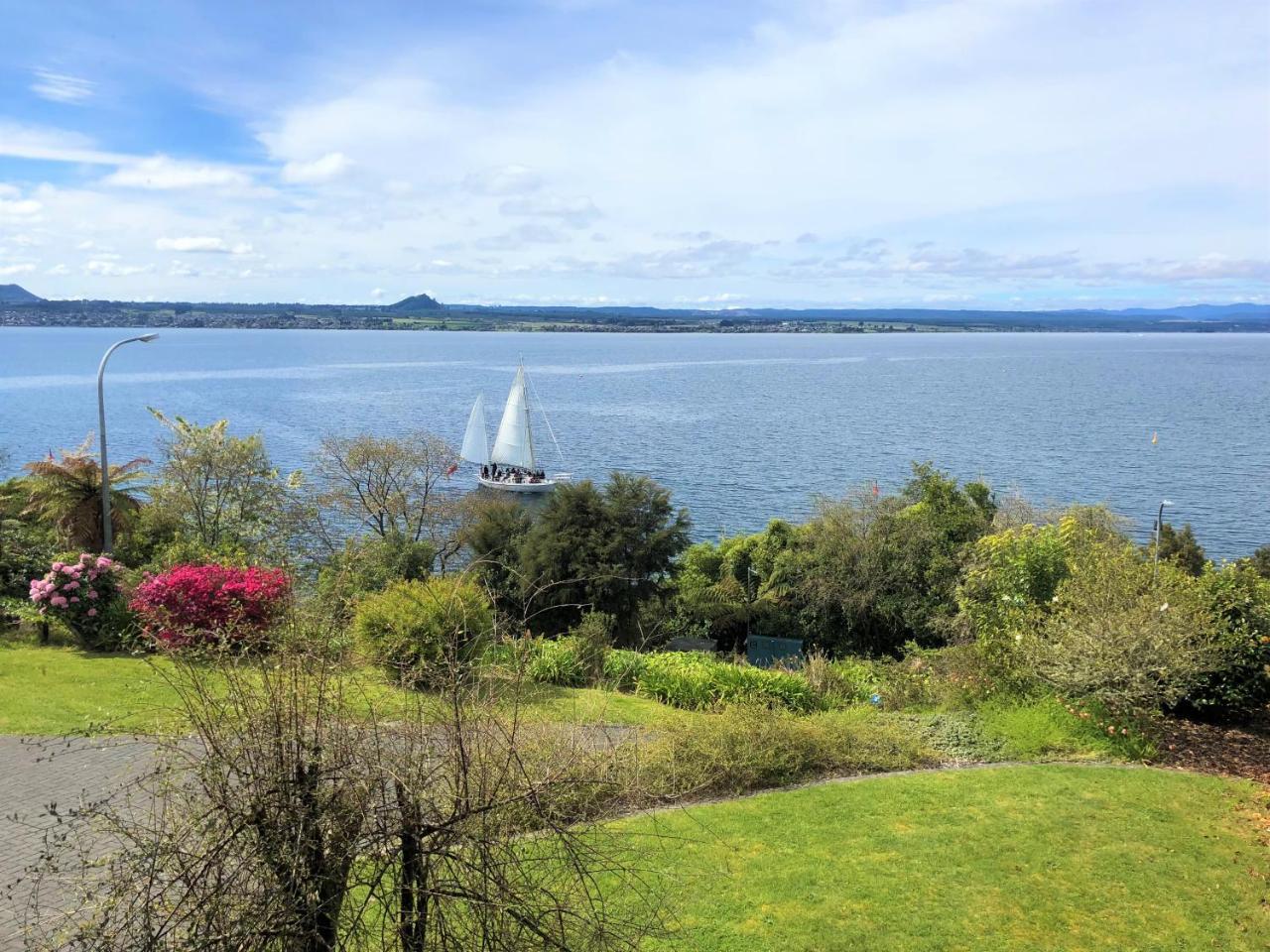 Acacia Haven - Beautiful Lake Views Taupo Luaran gambar