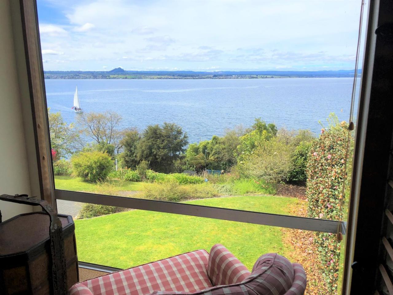 Acacia Haven - Beautiful Lake Views Taupo Luaran gambar